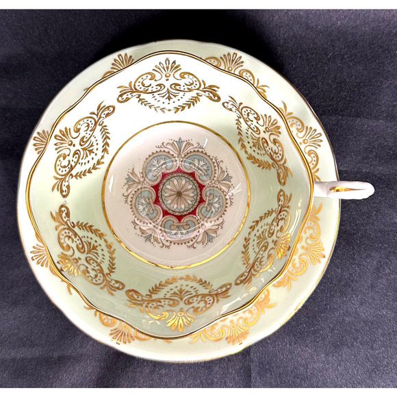 Paragon by Appointment to her Majesty the Queen Teacup & Saucer w/Gold Accents! - Picture 3 of 10